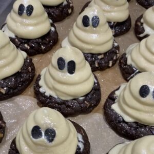 Triple Chocolate Ghosty Teacake Cookie 🎃