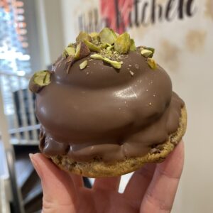 Pistachio & Milk Chocolate Teacake Cookie