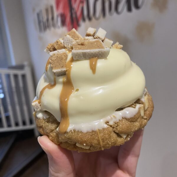 Reese’s Peanut Butter & White Chocolate Teacake Cookie - Image 2