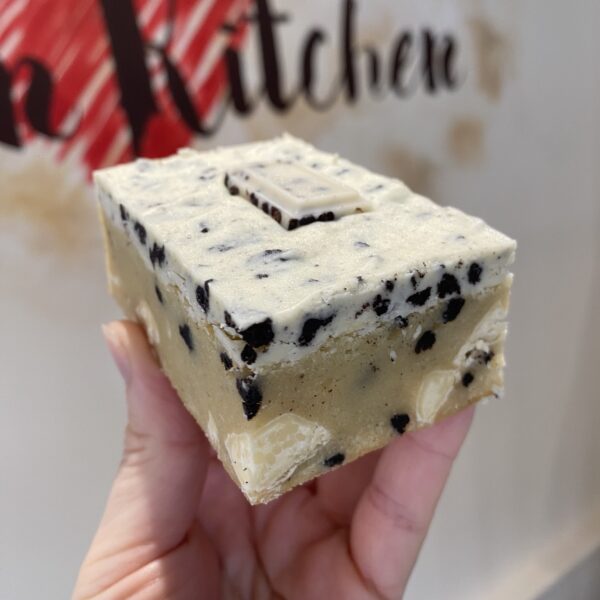 Cookies and Cream Blondie *Halloween Twist*