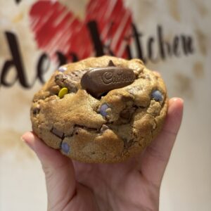 Chunky Milk Chocolate & Marvellous Creations Cookie