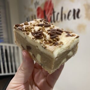 Cinnamon Cream Cheese Blondie