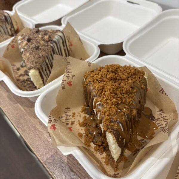 Vanilla Cheesecake with Biscoff Base (customisable)