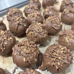 Nutella Cake Truffle with Caramelised Nuts