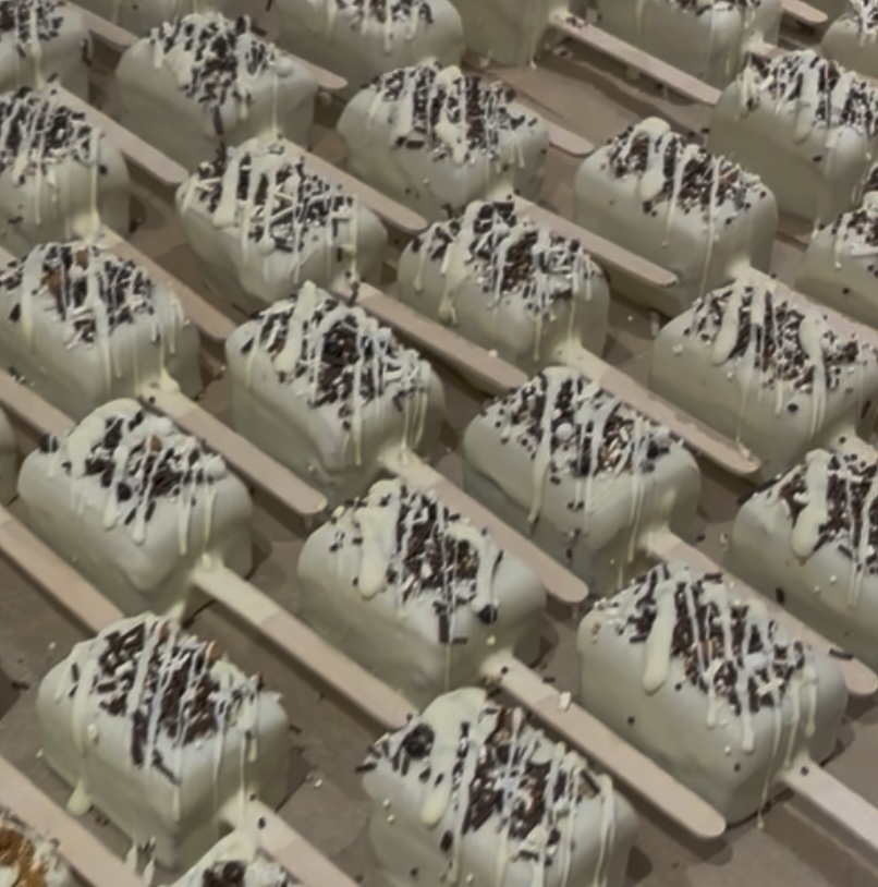 White Chocolate Lovers Box - Image 3